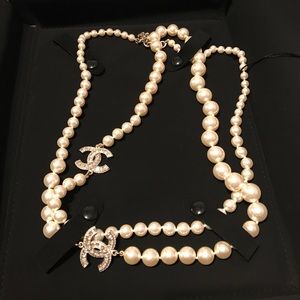 ❤️💯Athletic Chanel pearl necklace❤️